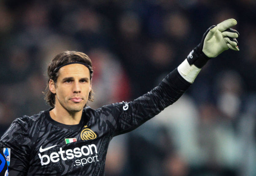 Один з найкращих голкіперів світу поламав палець руки Один з найкращих голкіперів світу поламав палець руки