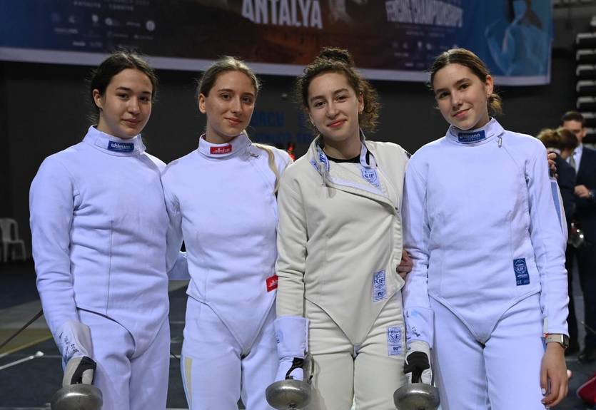 Українські шпажистки завоювали золото чемпіонату Європи серед кадетів