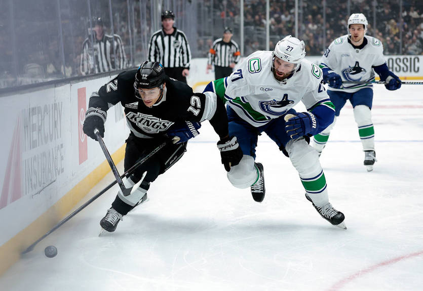 НХЛ: Колорадо розбив Нью-Джерсі, Ванкувер в овертаймі переграв Лос-Анджелес