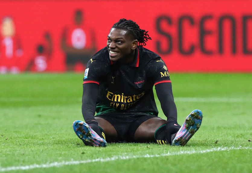 Барселона закинула удочку относительно звезды Милана