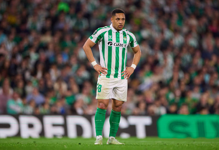 Бетис требует от Барселоны уступок за разрыв аренды Роке