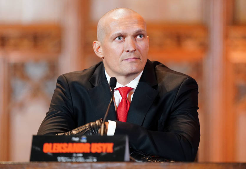 Усик висловився про пояс, який Зеленський привіз для Трампа