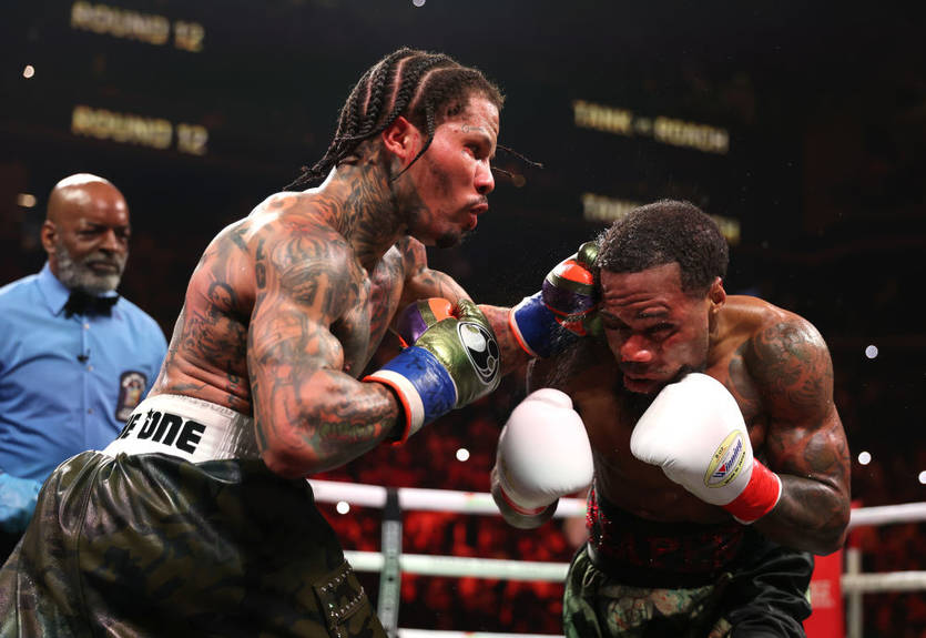 Брал колено и свел к ничьей: как Джервонта не справился с Роучем - видео лучших моментов боя