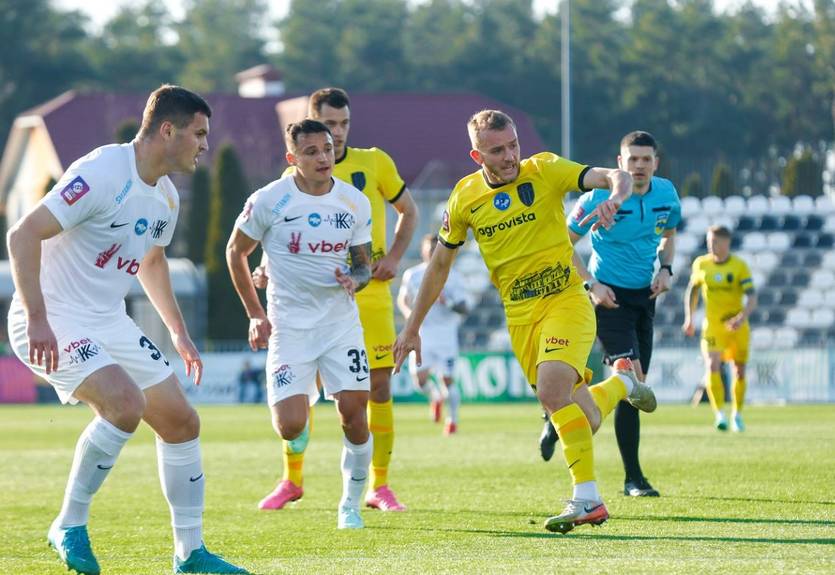 Александрия справилась в гостях с Колосом