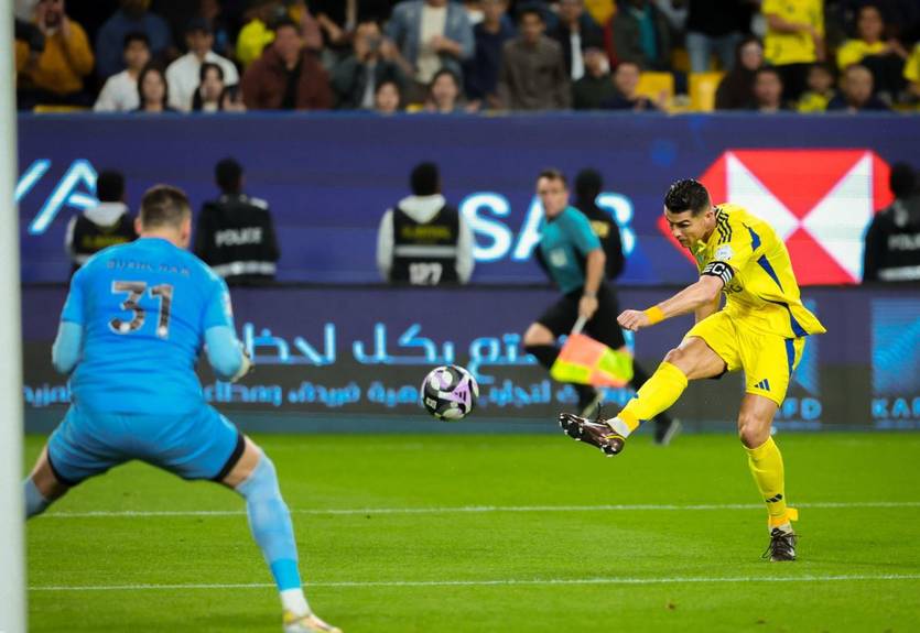 Бущан пропустил от Роналду, но команда украинца избежала поражения Бущан пропустил от Роналду, но команда украинца избежала поражения