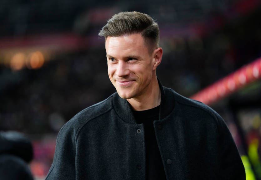 "Никакой неверности не было": Тер Стеген опроверг, что разошелся с женой из-за измены