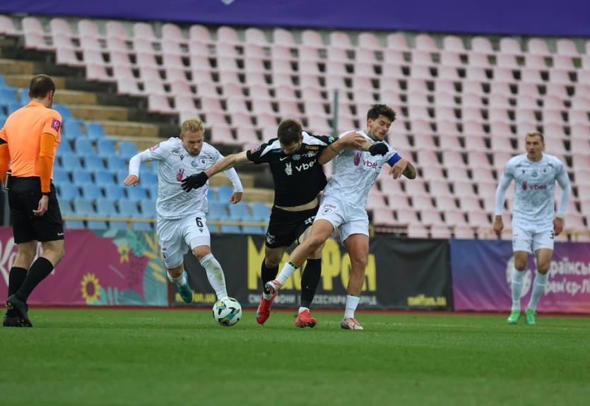 Помилка Пахолюка допомогла ЛНЗ впевнено переграти Колос