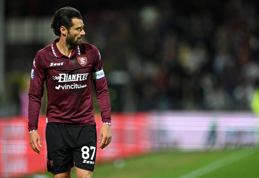 Ексхавбек збірної Італії офіційно завершив кар'єру Ексхавбек збірної Італії офіційно завершив кар'єру