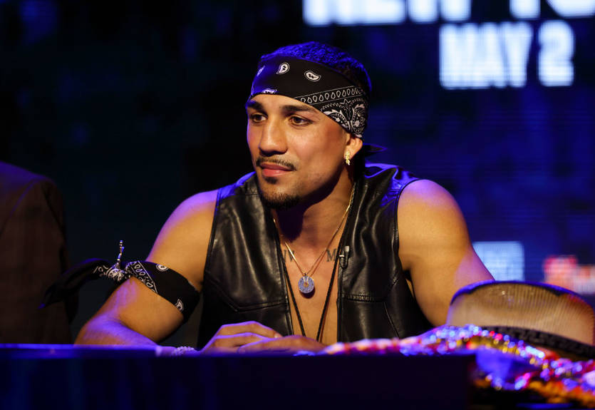 Теофімо Лопес заявив, що тренер Канело відмовився працювати з ним