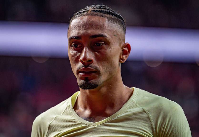 Барселона установила ценник на ключевого игрока на фоне интереса клубов АПЛ Барселона установила ценник на ключевого игрока на фоне интереса клубов АПЛ