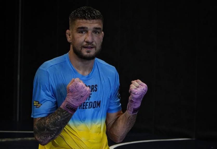 Амосов начал переговоры о переходе в UFC