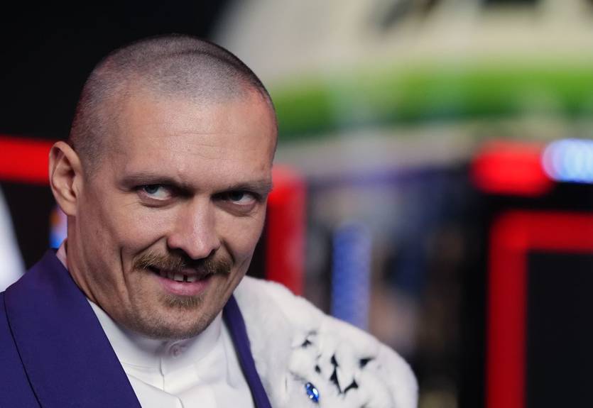 Усик заінтригував постером про бій з несподіваним суперником