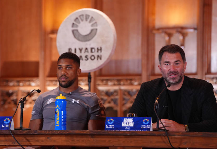 "Треба бути обережним": Промоутер Джошуа оцінив імовірність бою з Полом