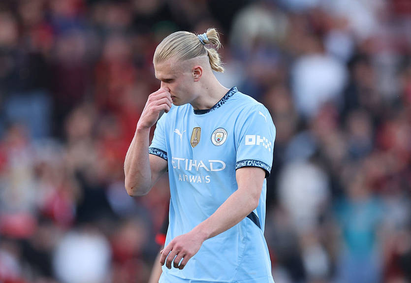 Голланд повторил рекорд легенды МЮ