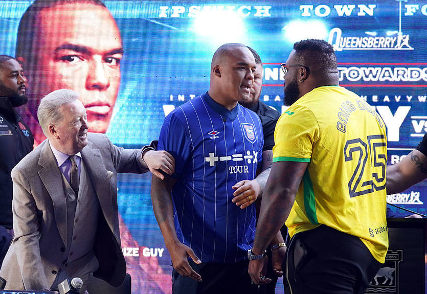 Міллер і Вордлі влаштували штовханину на пресконференції