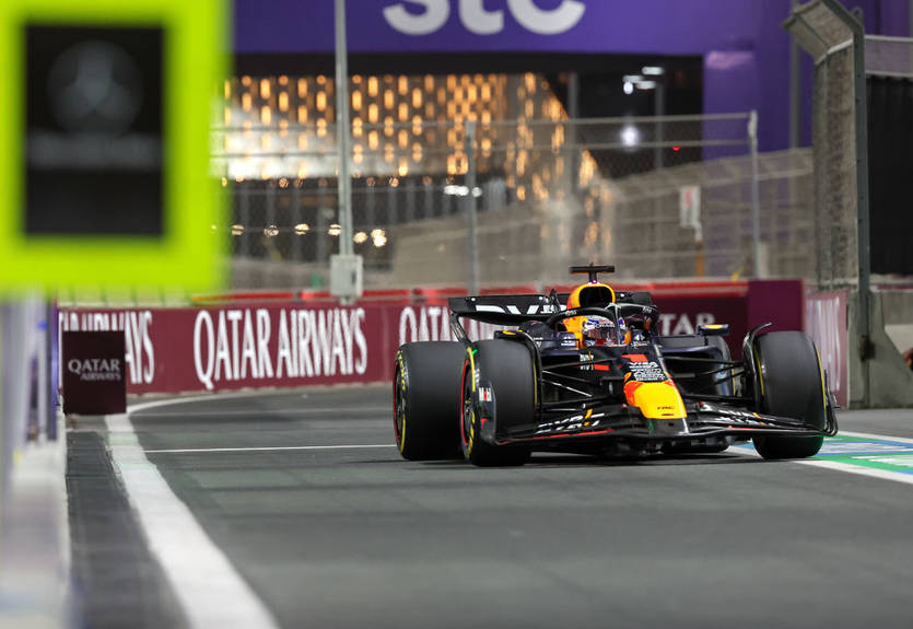 Феррари и Ред Булл выступают за возвращение V10, чтобы продавить изменение регламента