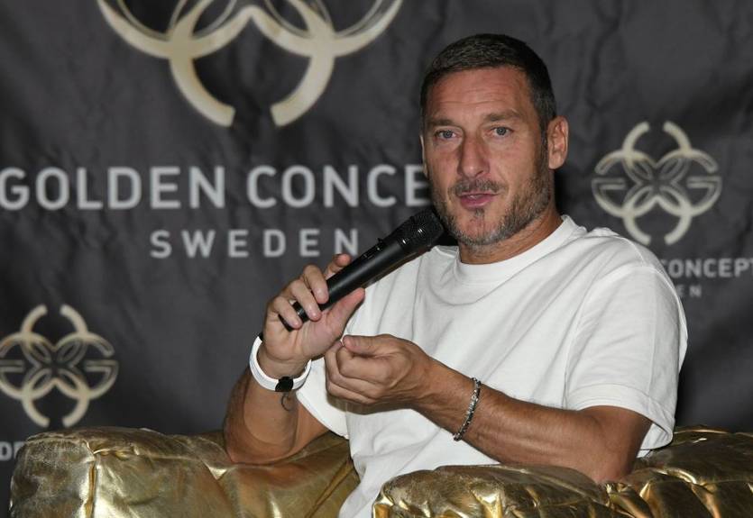 "Із задоволенням прийняв пропозицію": Тотті висловився про свою поїздку в росію "Із задоволенням прийняв пропозицію": Тотті висловився про свою поїздку в росію