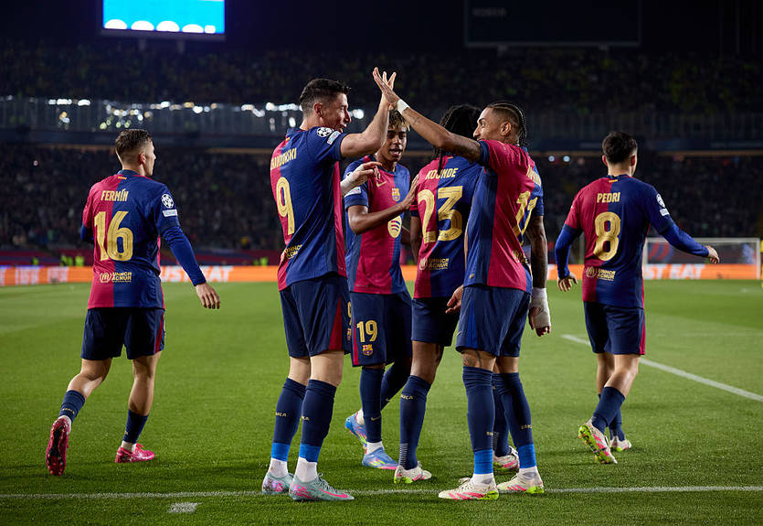 Барселона благодаря дублю Левандовски разгромила Боруссию Дортмунд в четвертьфинале Лиги чемпионов