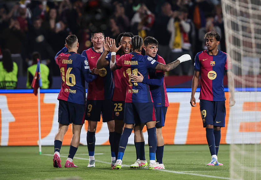 Дубль Левандовські та гол Рафіньї в огляді чвертьфіналу Барселона - Боруссія Д у Лізі чемпіонів Дубль Левандовські та гол Рафіньї в огляді чвертьфіналу Барселона - Боруссія Д у Лізі чемпіонів