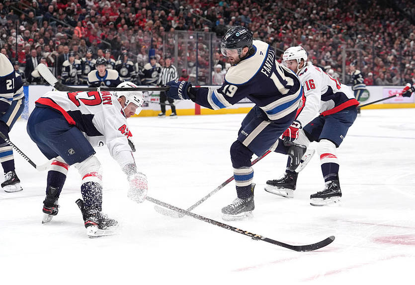 НХЛ: Коламбус разбил Вашингтон, Рейнджерс уступили Каролине, победы Флориды, Виннипега и Вегаса