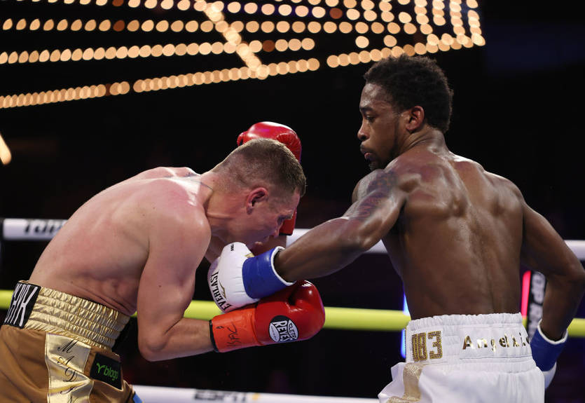 Гвоздик назвав причину, чому Берінчик програв Кішону Девісу Гвоздик назвав причину, чому Берінчик програв Кішону Девісу