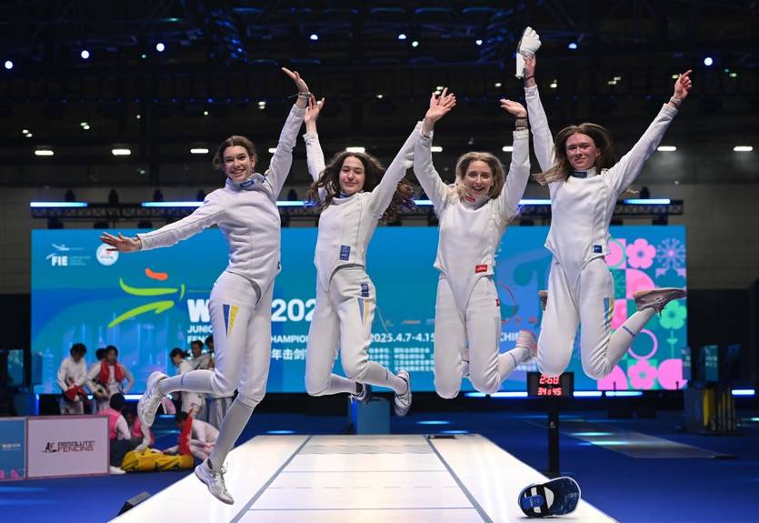 Украинские шпажистки завоевали золото чемпионата мира среди юниоров