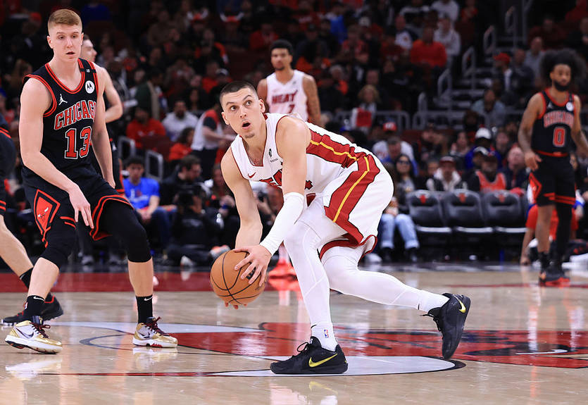 НБА, плей-ін: Маямі здобув перемогу над Чикаго, Даллас здолав Сакраменто