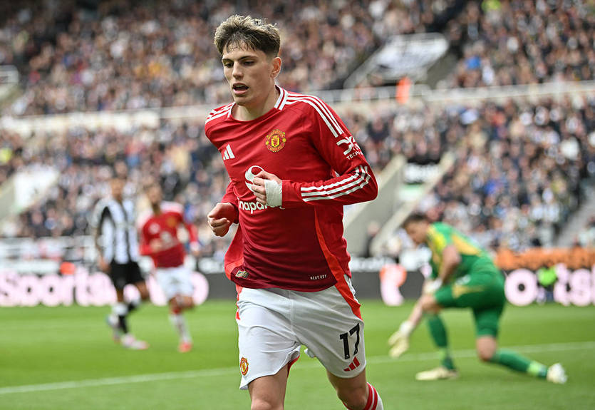 Атлетико нацелился на нападающего МЮ