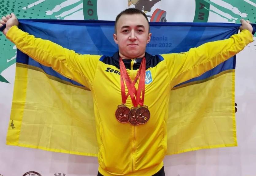 Кондратюк завоевал "серебро" чемпионата Европы по тяжелой атлетике