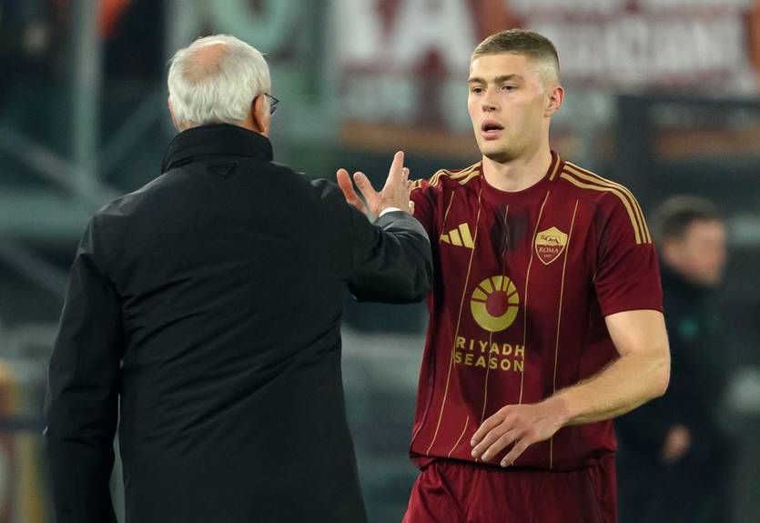 "Должен давать больше": Тренер Ромы оценил игру Довбика