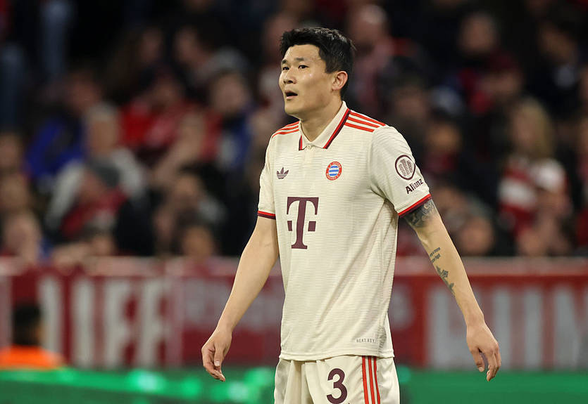 Челсі націлився на оборонця Баварії