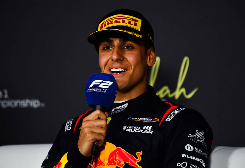 Юніор Ред Булл став наймолодшим переможцем перегонів в історії Формули-2 Юніор Ред Булл став наймолодшим переможцем перегонів в історії Формули-2