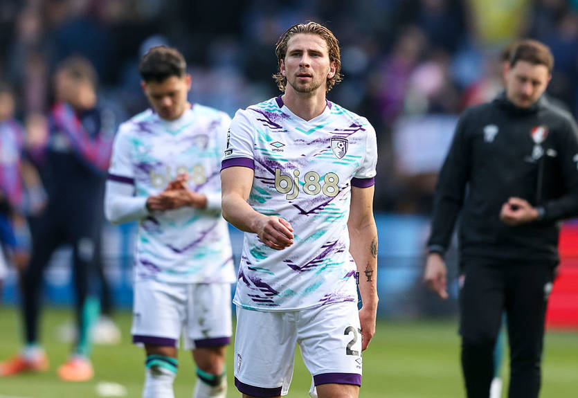 Забарный попал в команду недели АПЛ