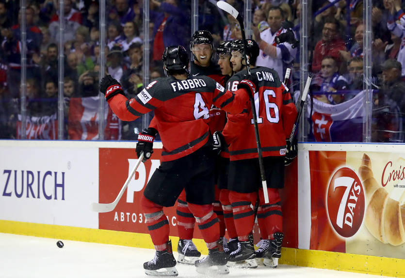 ЧМ по хоккею: Канада вырвала победу у Швейцарии, США уступили России ЧМ по хоккею: Канада вырвала победу у Швейцарии, США уступили России