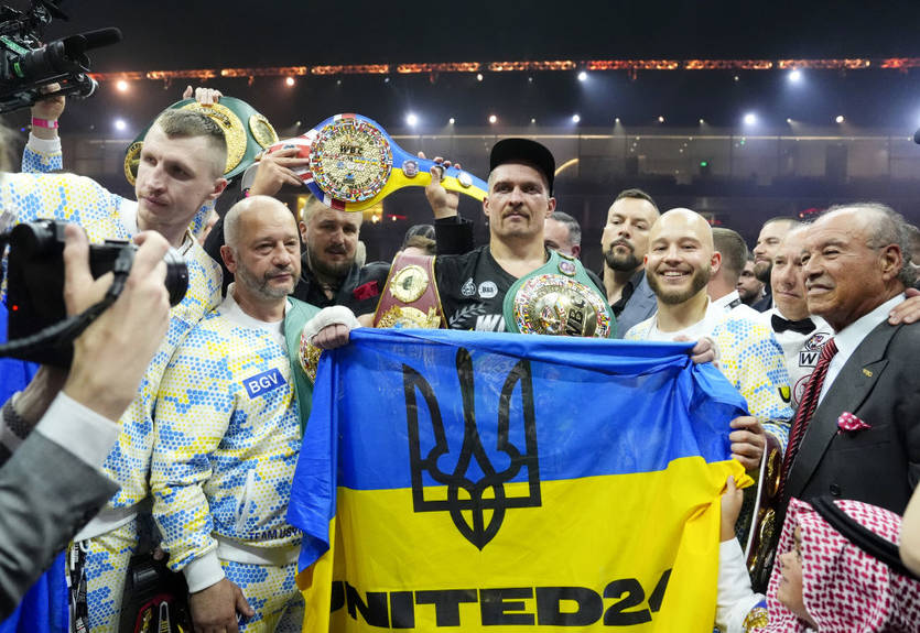 "Усик - лучший боксер всех времен": известный тренер расхвалил украинца