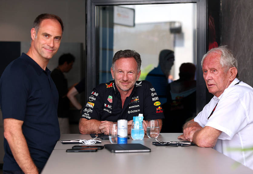 Босс Ред Булл опроверг существование конфликта между Хорнером и Марко