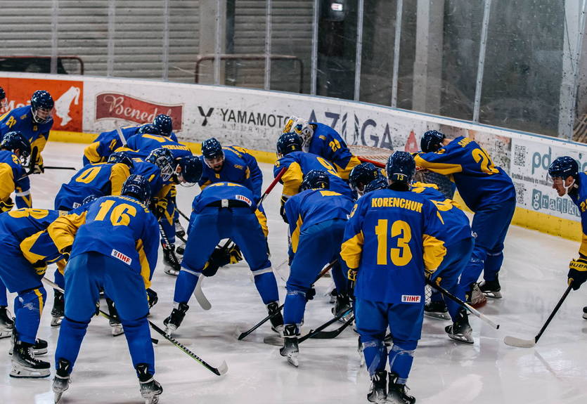 Україна в епічному матчі програла Великій Британії на старті чемпіонаті світу з хокею