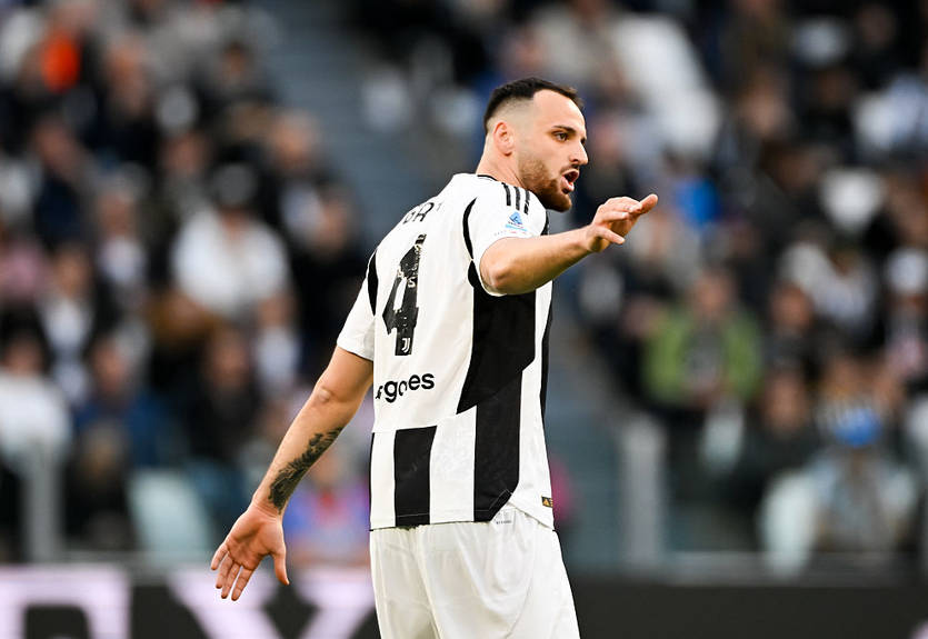 Ювентус согласовал новый контракт с защитником сборной Италии