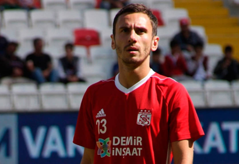 Сивасспор обыграл Галатасарай, Рыбалка оформил дубль Сивасспор обыграл Галатасарай, Рыбалка оформил дубль