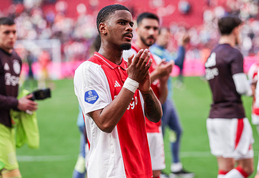 Челсі зацікавлений у підписанні таланту Аякса