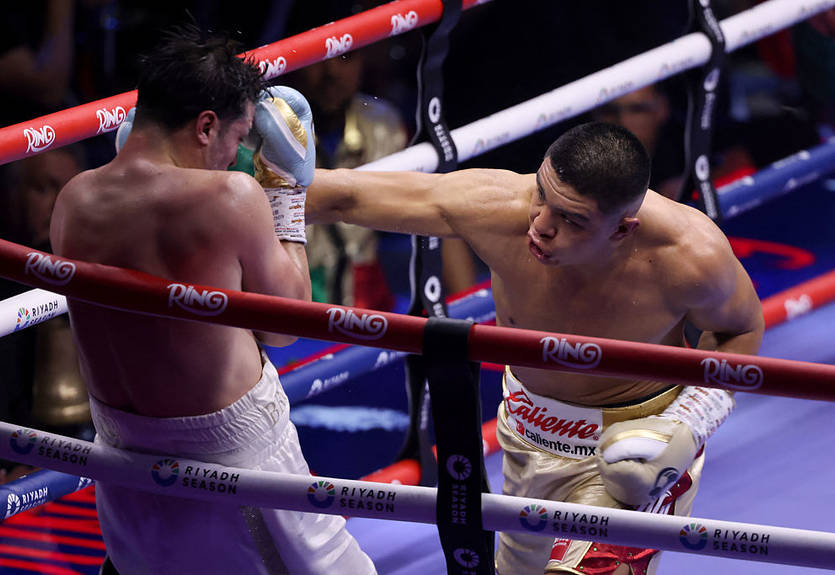 Мунгія реваншувався за сенсаційну поразку від Сураса