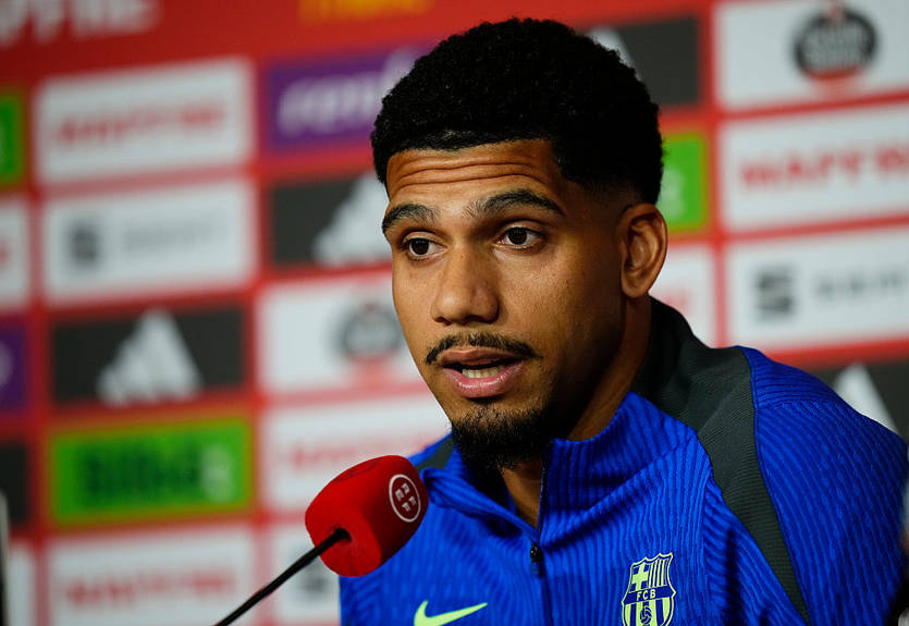 Манчестер Юнайтед хоче підписати захисника Барселони