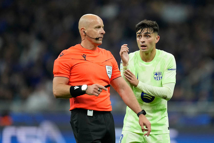 Шимон Марчиняк и Педри / Getty Images