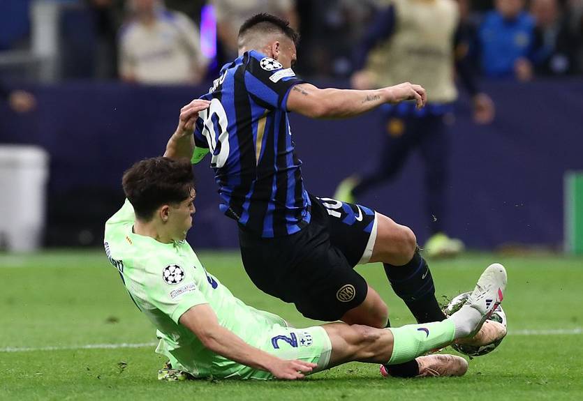 "Пенальти не было": легенда Барселоны раскритиковал судью за полуфинал Лиги чемпионов