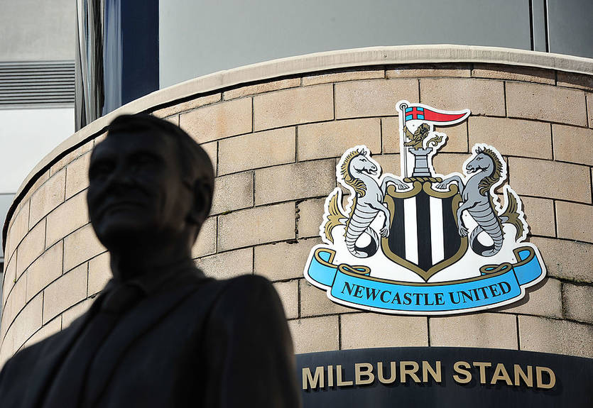 Английский клуб объявил, что намерен сменить эмблему