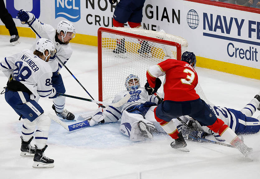 Кубок Стенлі: Флорида дотиснула Торонто, Вінніпег розгромив Даллас Кубок Стенлі: Флорида дотиснула Торонто, Вінніпег розгромив Даллас