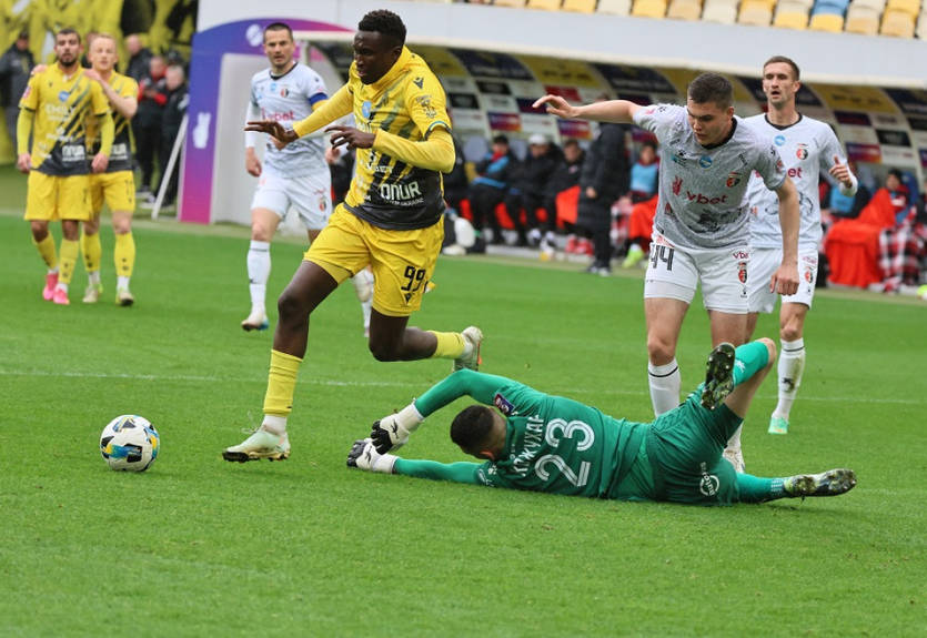 Рух обыграл на своем поле Верес