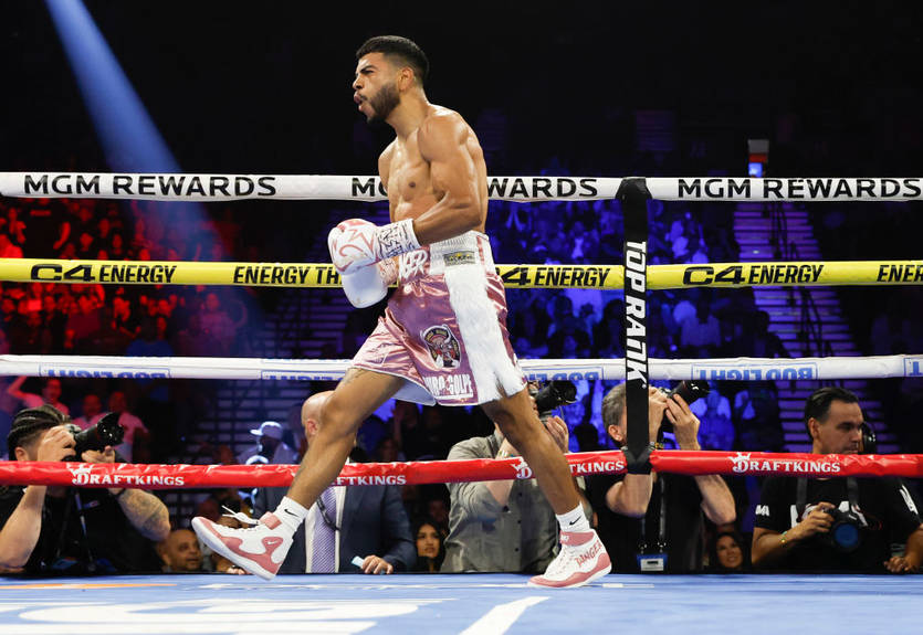 Мураталья став тимчасовим чемпіоном IBF і претендентом на титул Ломаченка