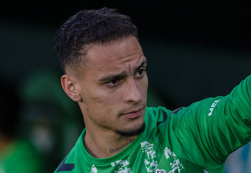 Два топ-клуба хотят выкупить у Манчестер Юнайтед Антони