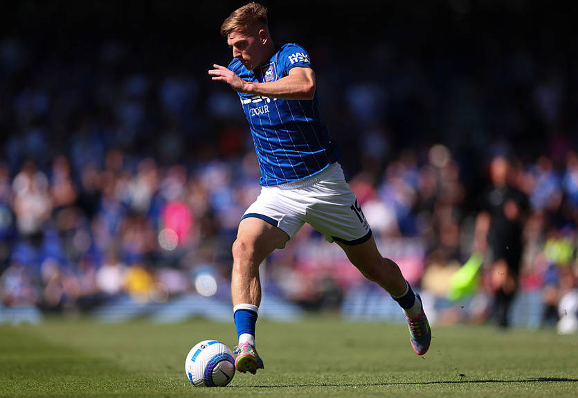 Манчестер Юнайтед лидирует в борьбе за подписание английского нападающего